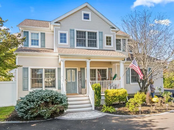 1398 Hiram Avenue, Holbrook, NY 11741