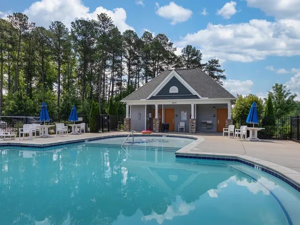 2011 Magnolia Tree Ln, Durham, NC 27703