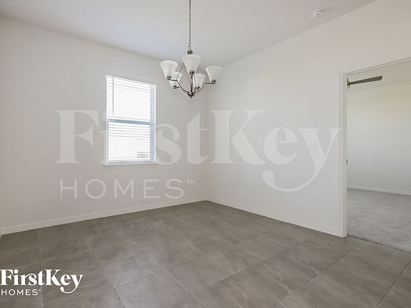 5th image of 414 Reina Way
