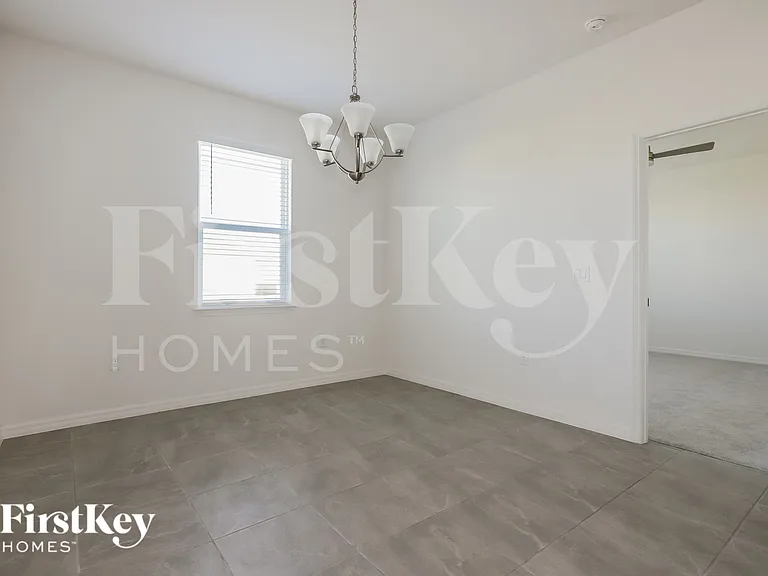 414 Reina Way — Photo 5