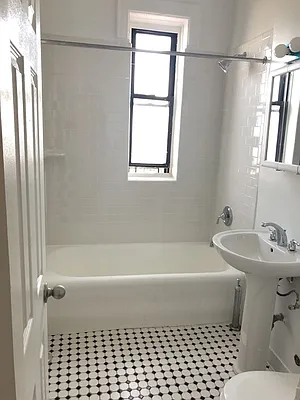 Rented by Silverstreet RE LLC | media 4