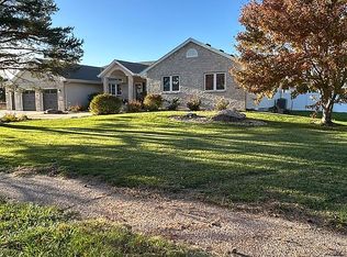 30 Ponderosa Dr, Grand Island, NE 68803