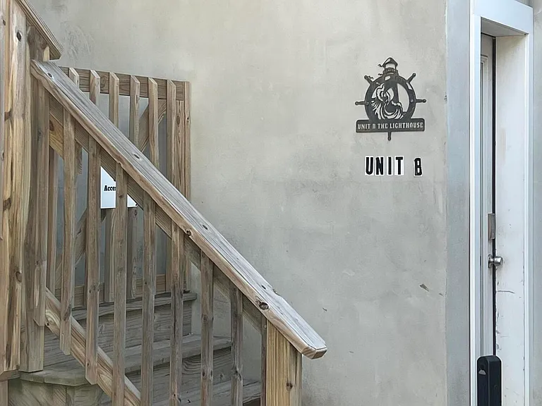 241 Hiering Ave — Photo 2