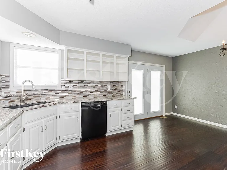 700 Canter St — Photo 5