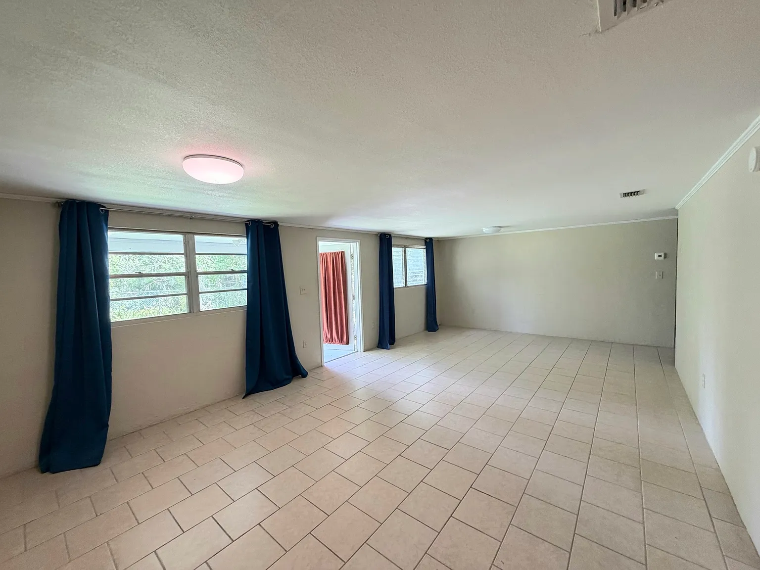 3 bed, 2152 sqft, $1,695 — Photo 4
