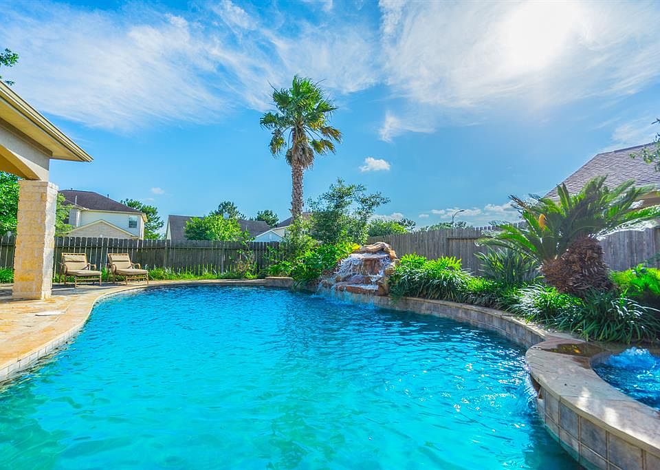 2nd image of 18214 Doral Rock Ct