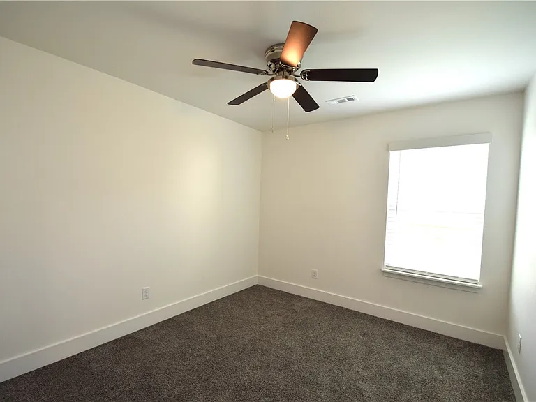 2071 Bluestem Dr — Photo 18