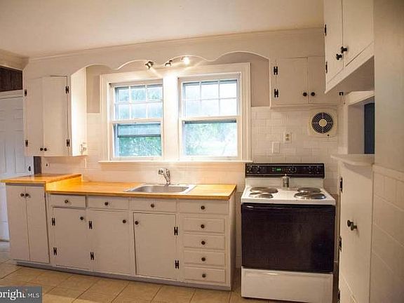 3rd image of 101 Ashby St