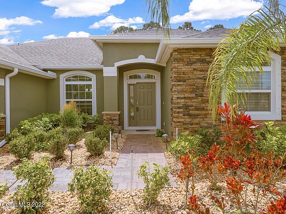 4th image of 640 Stonebriar Dr SE