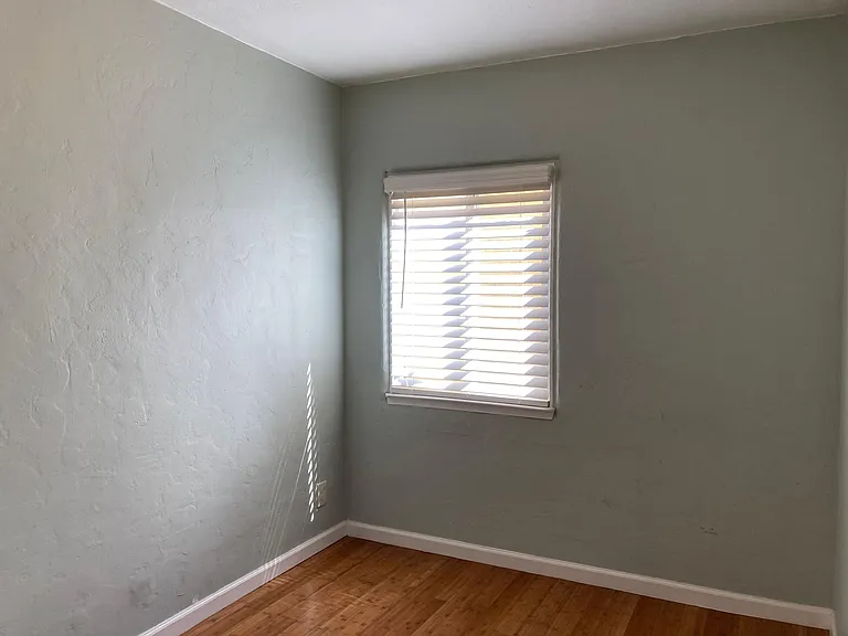 978 Harcourt Ave — Photo 19