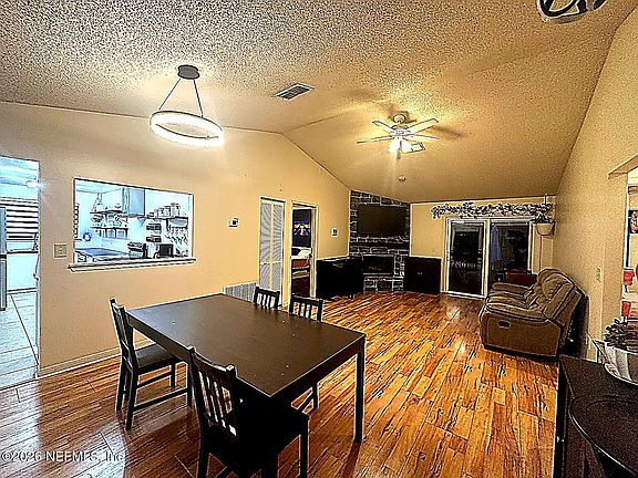 3rd image of 11279 SOUTHINGTON Place