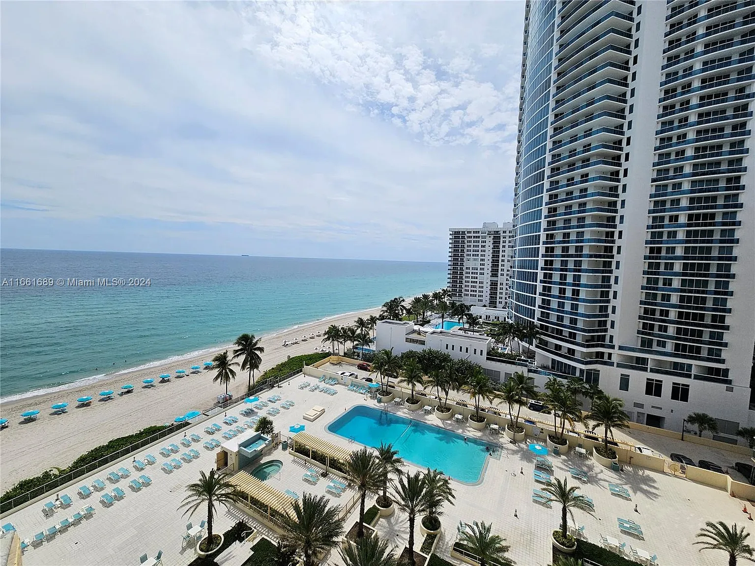 Wave Condo — Photo 4