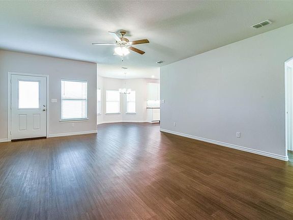 3rd image of 3221 Sweetwater Way