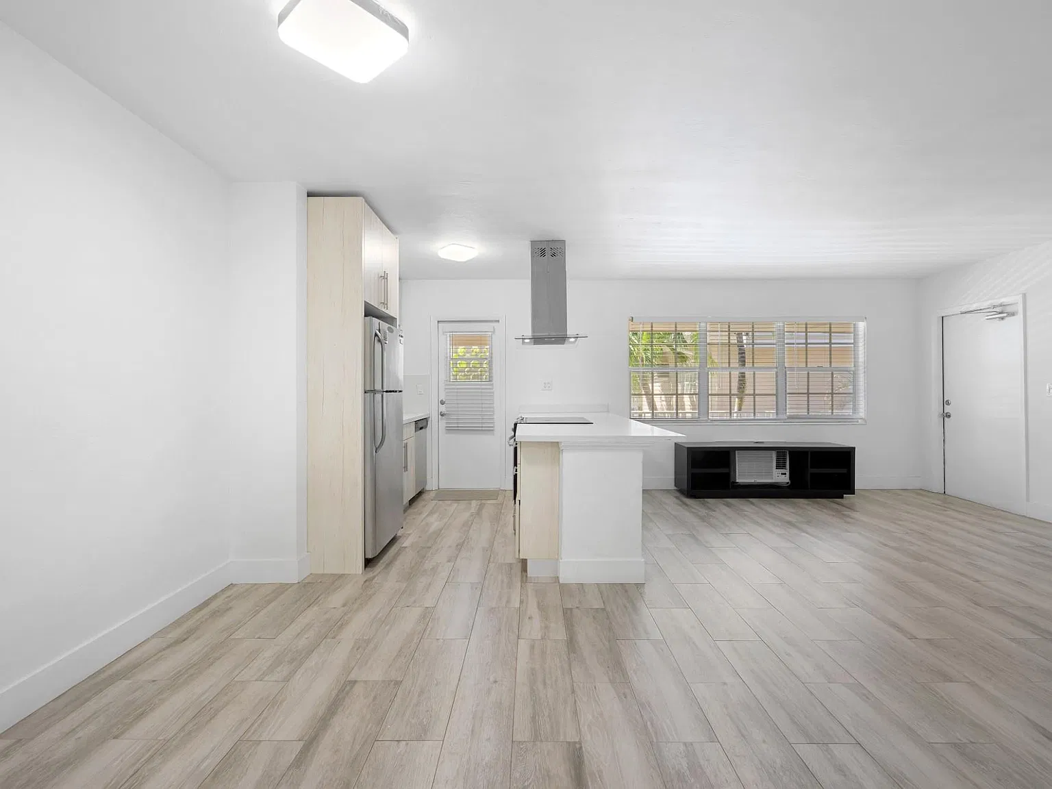1 bed, 1.0 bath, 657 sqft, $2,200 — Photo 3