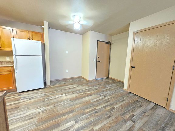 3rd image of 4500 E 53rd St APT 203