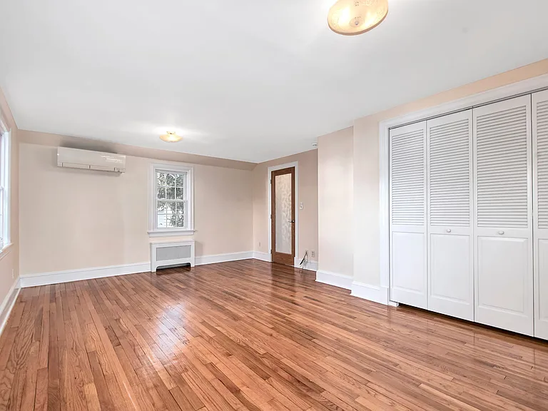 17 Haven Ave — Photo 16