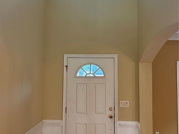 3rd image of 752 Grey Rock Rd