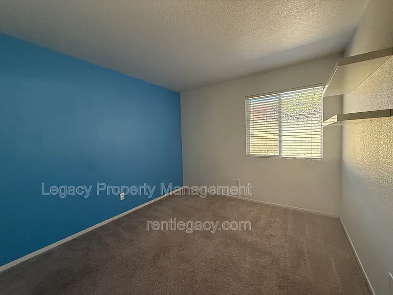 4329 Middlebury Way — Photo 7