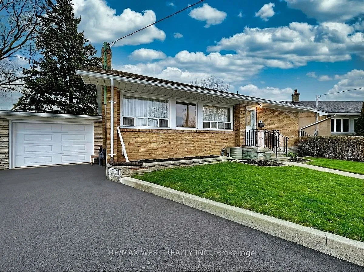 4 Kitson Dr photo 1