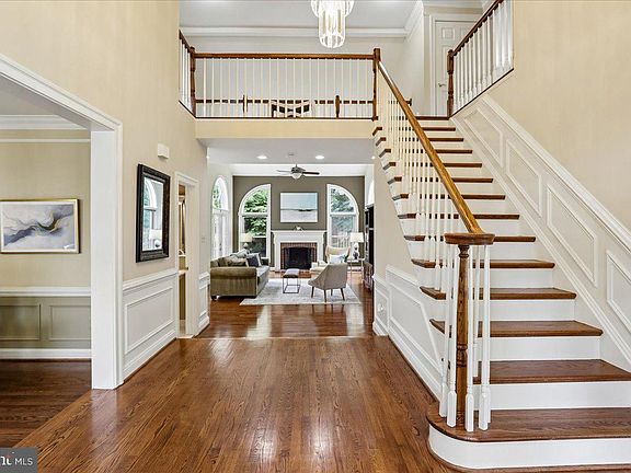 2nd image of 6006 Manor Oak Way
