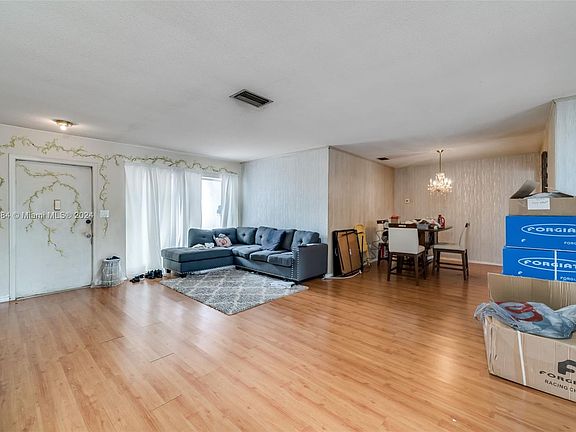 4th image of 8601 Miramar Pkwy