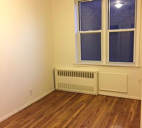 3rd image of 270 W 25th St #4