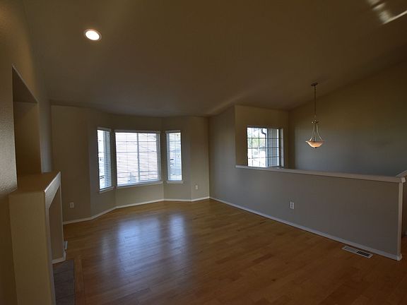 5th image of 7316 37th St NE