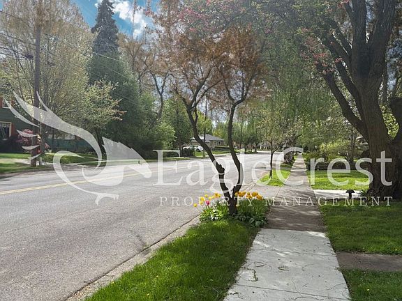 3rd image of 1031 N Clinton St