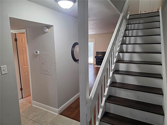 2nd image of 6701 Dickens Ferry Rd APT 33