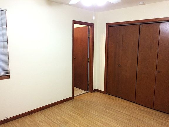 5th image of 1208 N Oak Ter