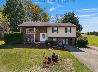 106 Richard Dr, Poca, WV 25159