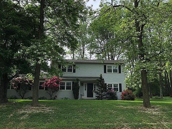 2nd image of 810 N Crescent Ave