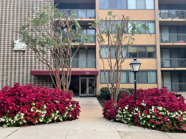 4 S Van Dorn St, Alexandria, VA 22304