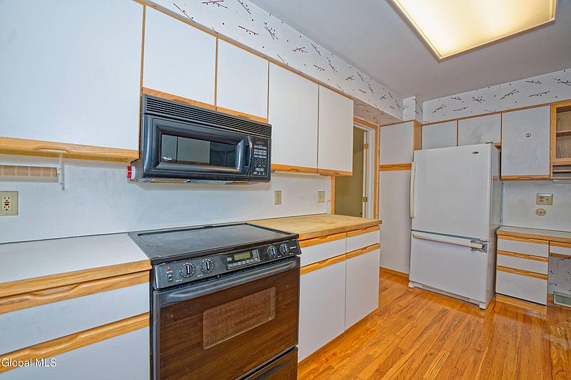 5th image of 100 Terrace Avenue