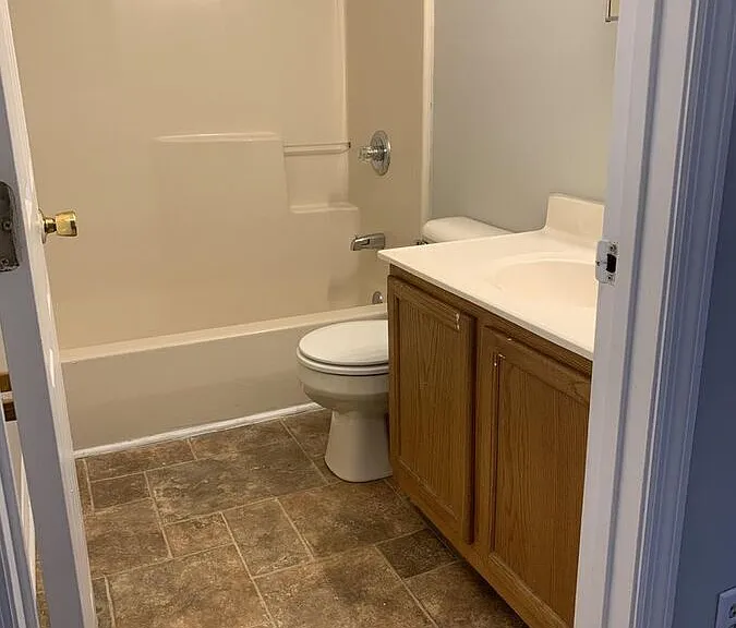 100 Floyd Ct — Photo 3