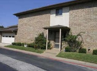 2 Cedar Ln, Bedford, TX 76021