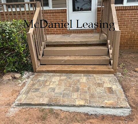 2nd image of 355 Woodview Ave