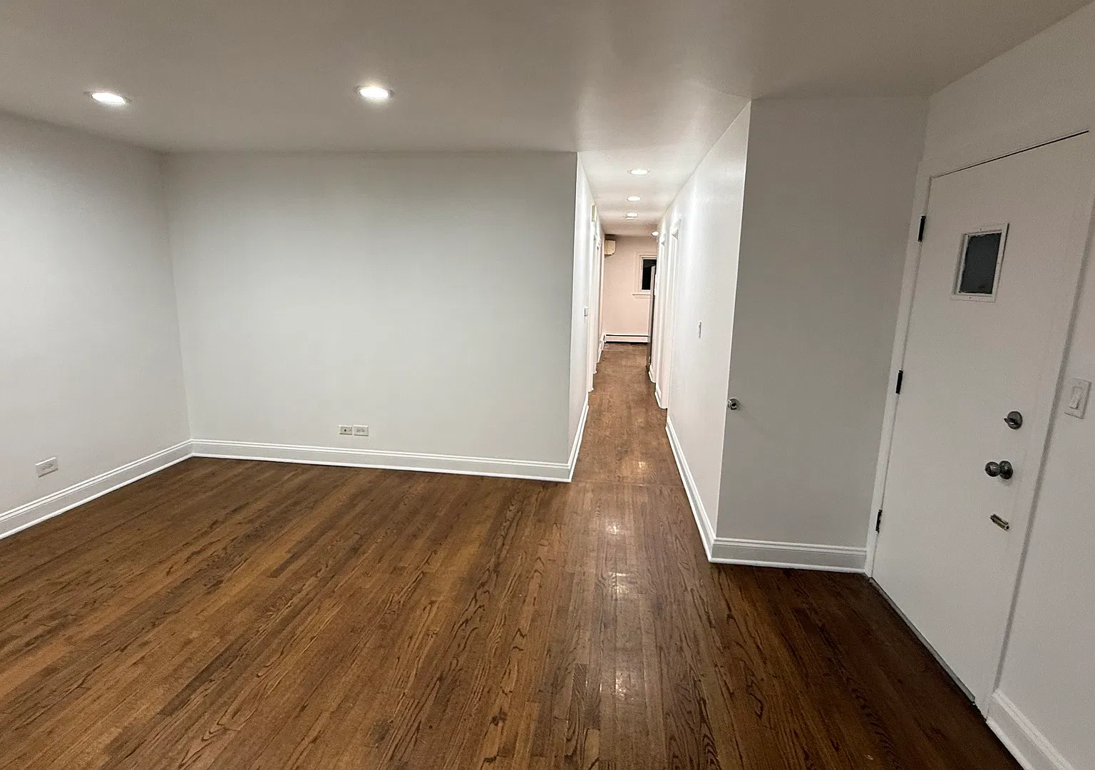 3 bed, 1300 sqft, $2,100 — Photo 3