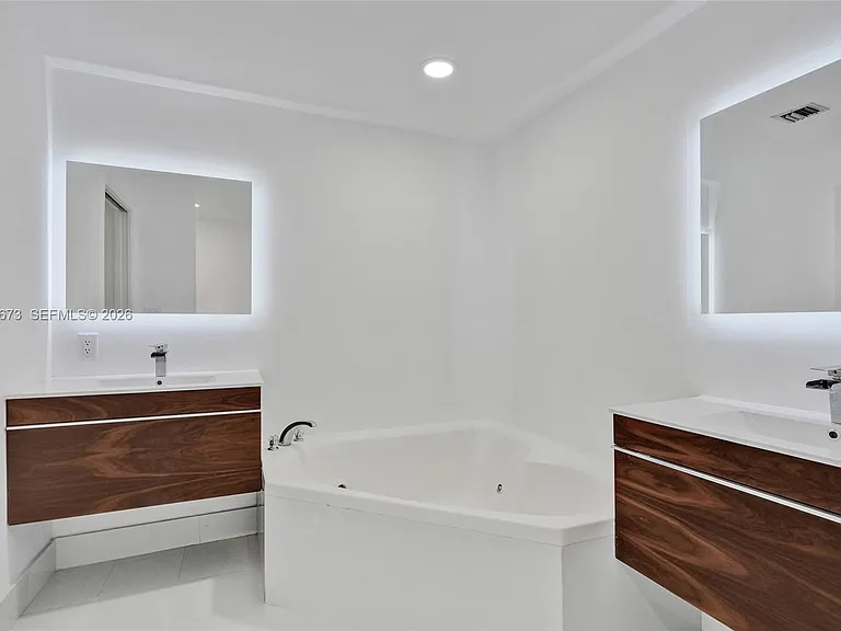 9725 NW 52nd St #406 — Photo 30