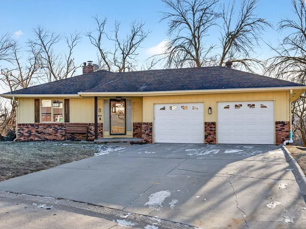 8 Tower Cir, Council Bluffs, IA 51503