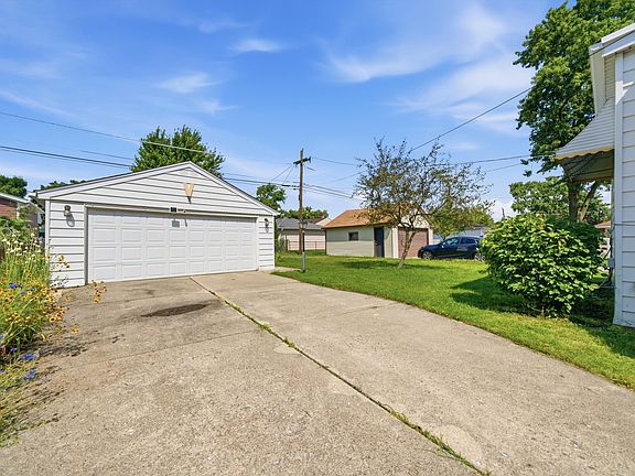 4th image of 2416 S 2nd Ave