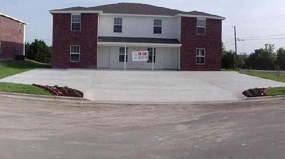 2nd image of 139 Ryan Cir #85395770