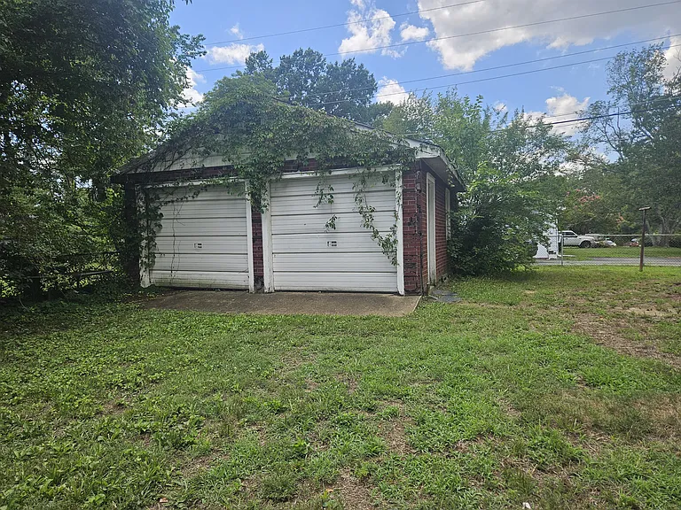 4004 Arden Rd — Photo 3