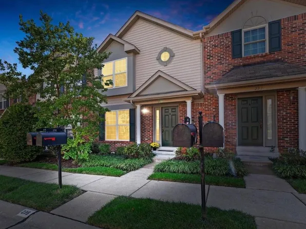 295 Vivaron Ave, Saint Charles, MO 63303