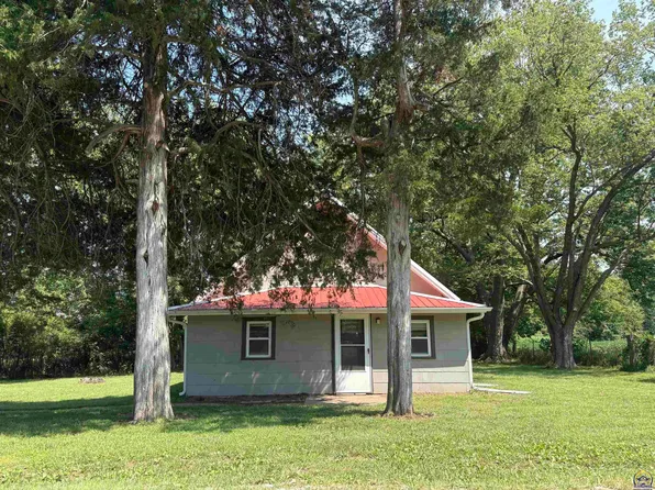 642 Section Line Rd, Wetmore, KS 66550