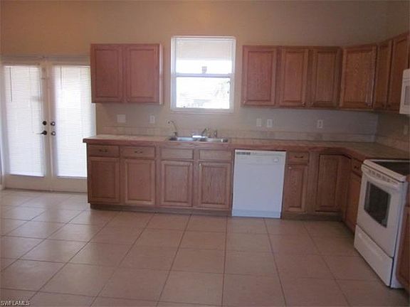 5th image of 1505 NE 12th Pl