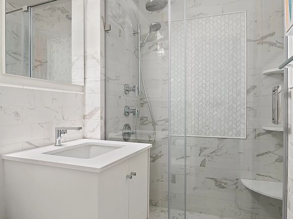 4th image of 201 E 66th St APT 4B