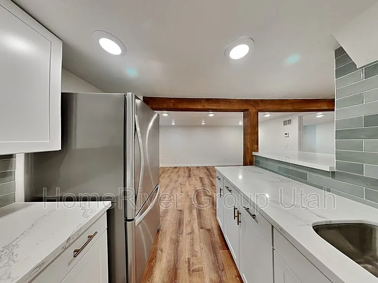 563 S Denver St #4 — Photo 4
