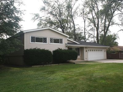 1643 Janet St, Downers Grove, IL, 60515