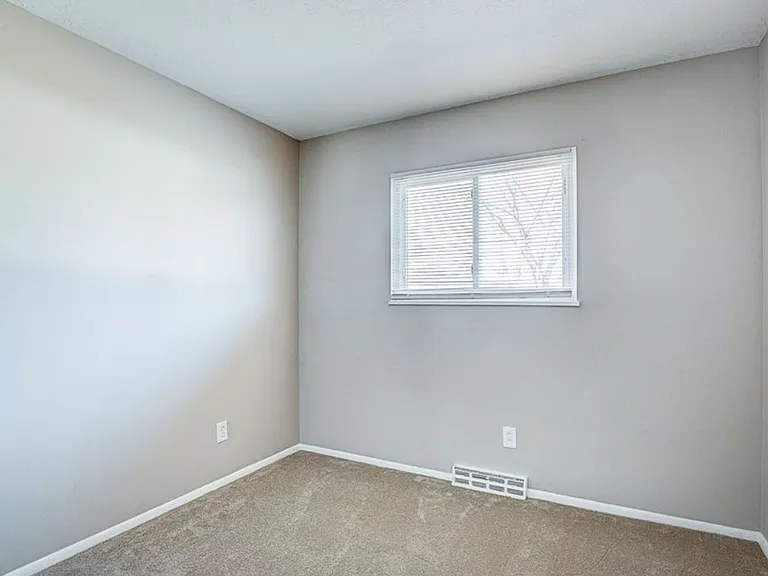 367 Ellen Ave — Photo 11